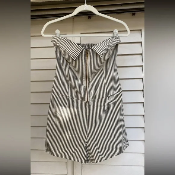 Current Elliot Carnival Stripe 50’s Bathing Romper Size 2 - Picture 1 of 15